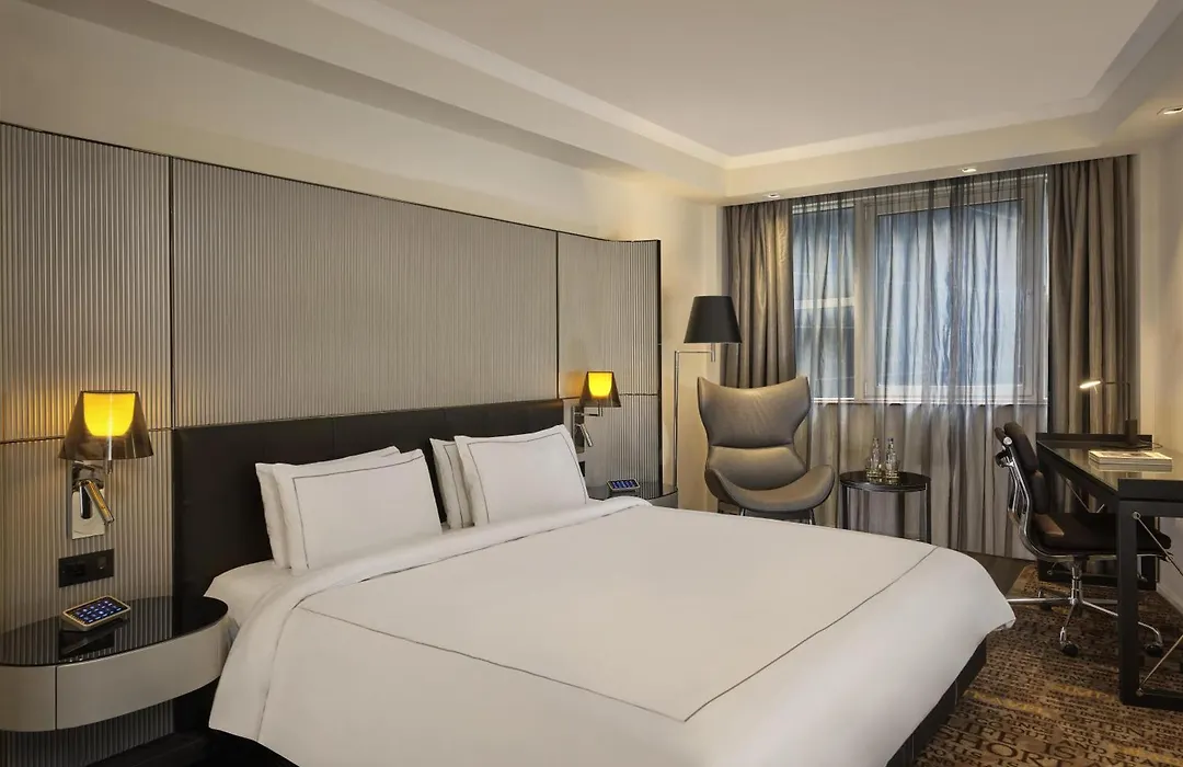 Park Plaza Victoria London-1