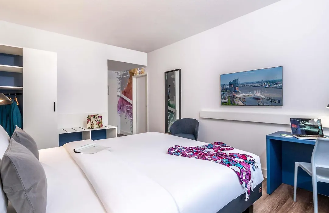 Ibis Styles Hamburg Alster City-1