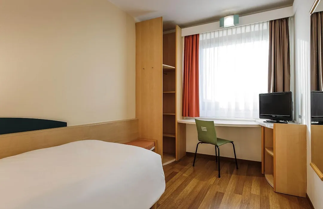 Ibis Berlin Messe-1