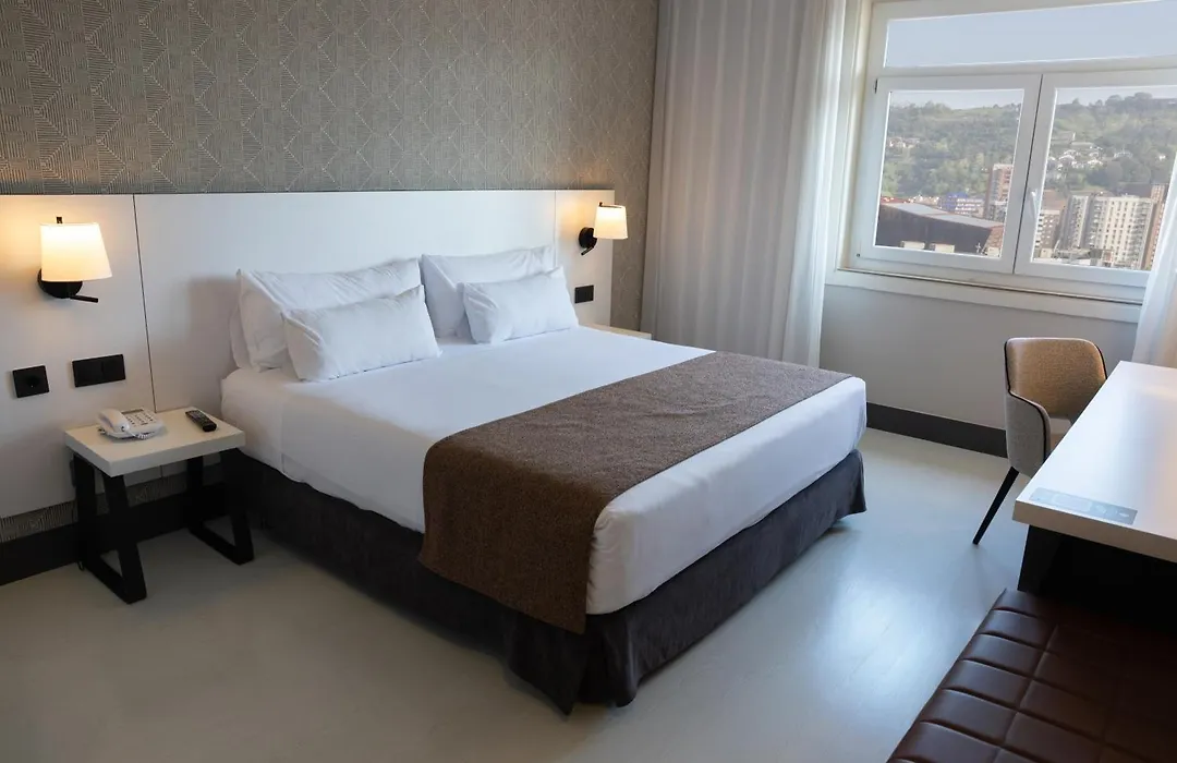 Hotel Ilunion Bilbao-1