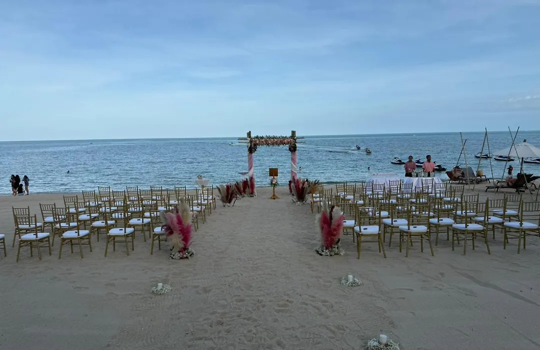 Thai House Beach Resort-1
