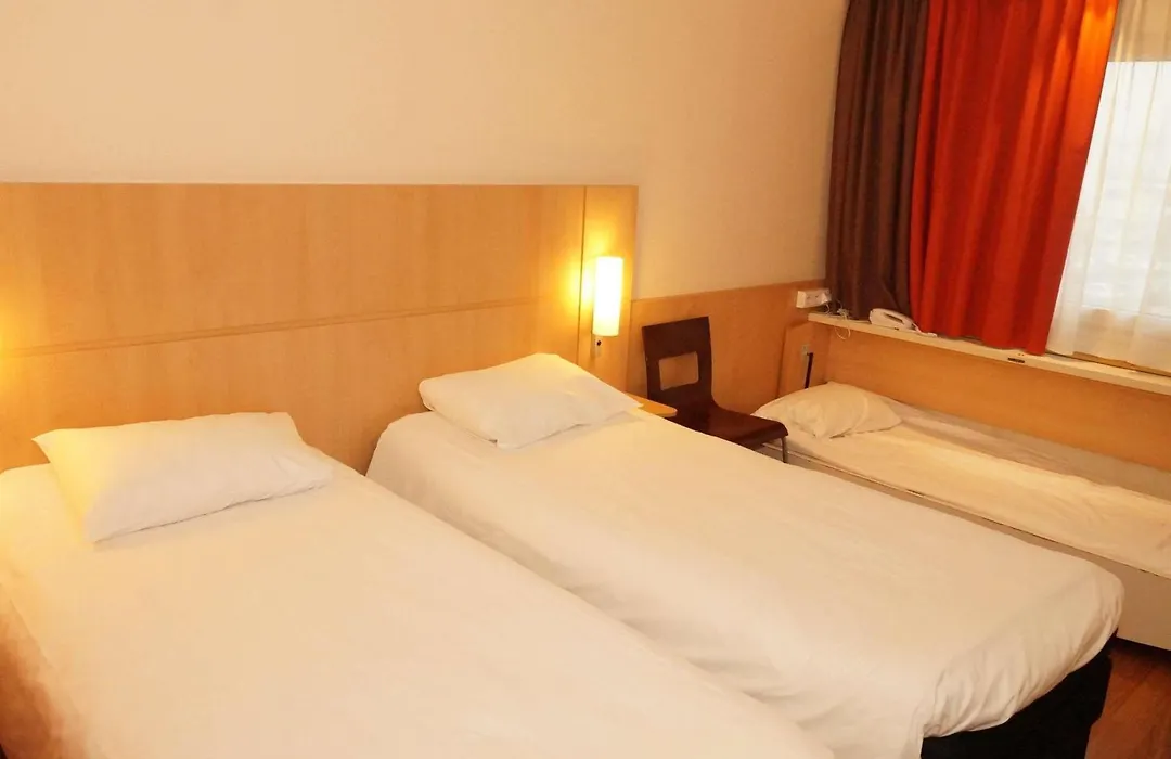 Ibis Warszawa Ostrobramska-1
