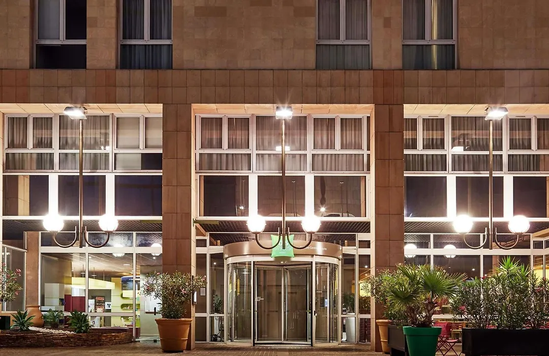 Ibis Styles Toulon Centre Port-1