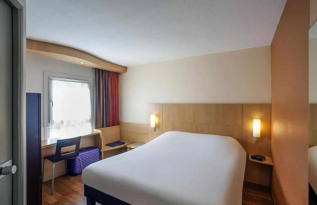 Ibis Beaune Centre-1