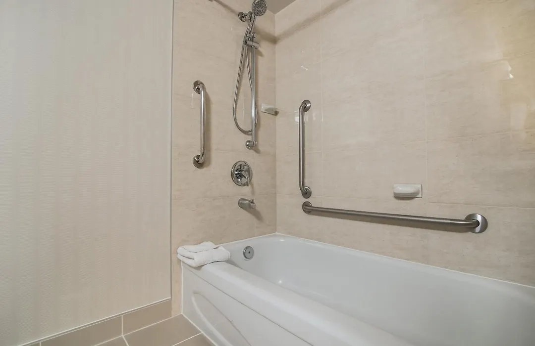 Holiday Inn Vancouver-Centre Broadway By Ihg-1