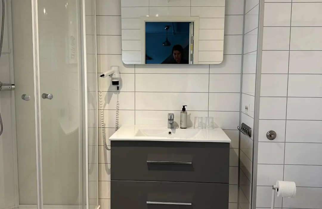 Dragsvik Fjordhotel (Adults Only)-1