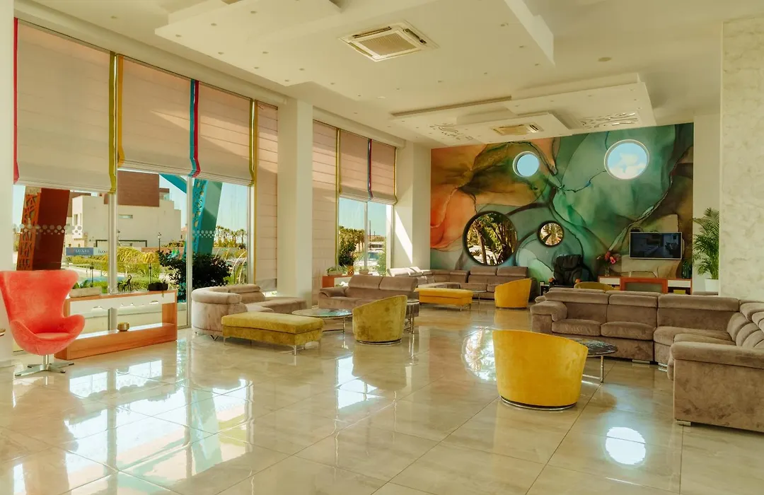 Nicholas Color Hotel-1