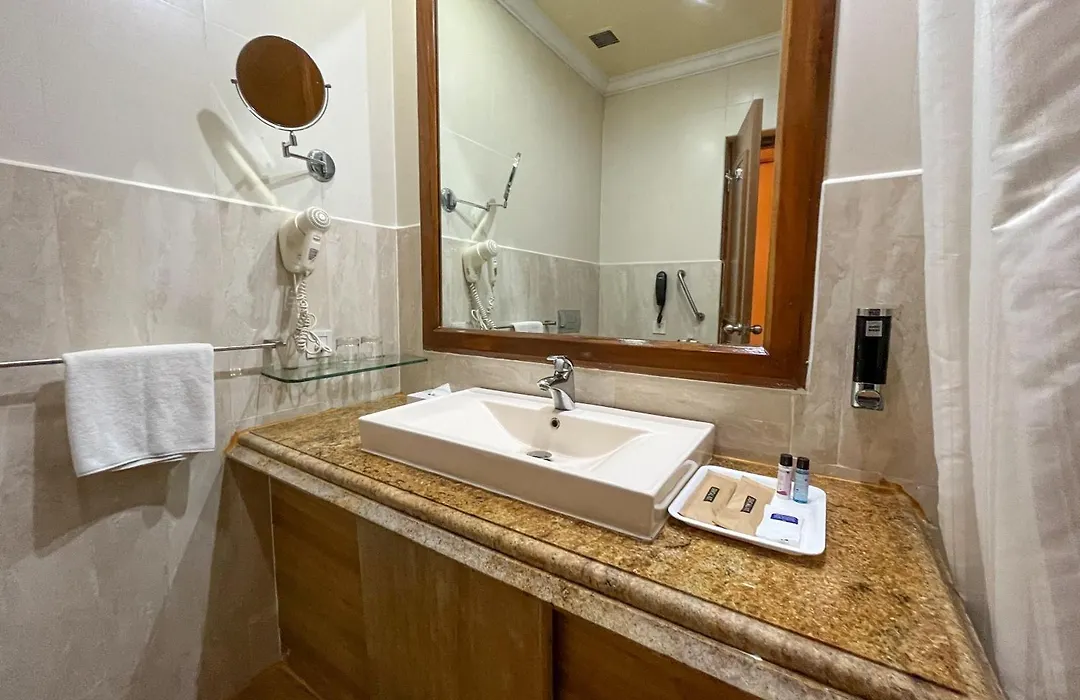 Acron Candolim Regina-1