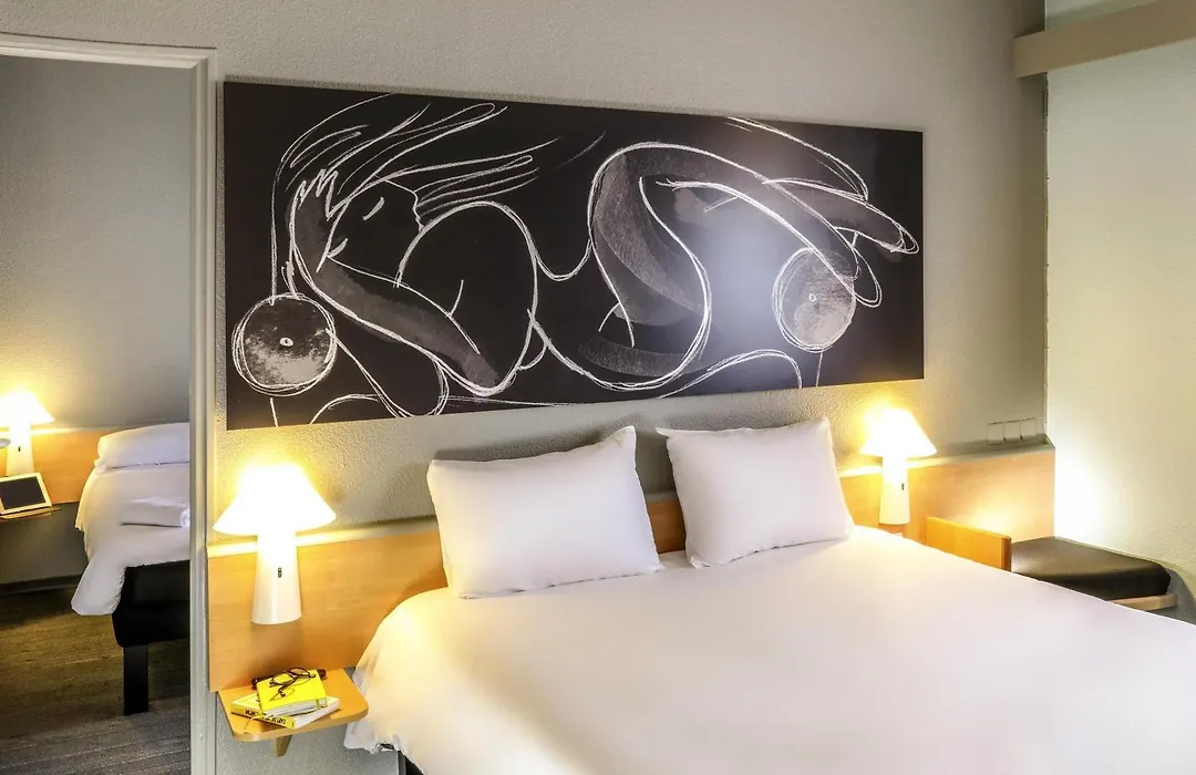 ibis Orange Sud-1