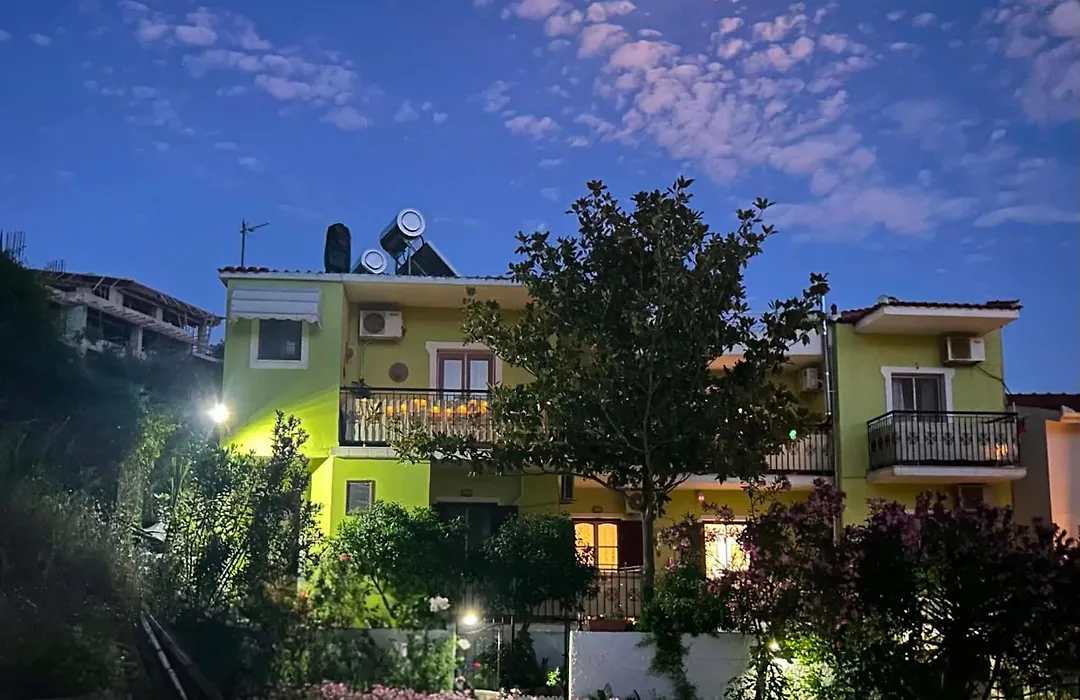 Alexandra'S House-1