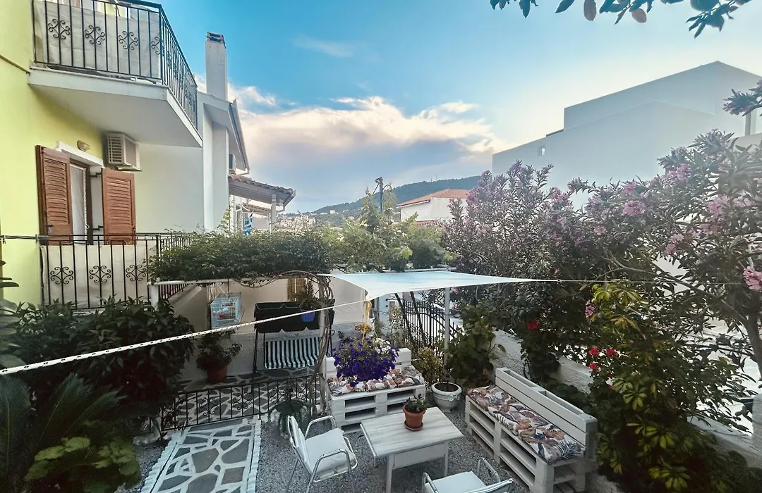 Alexandra'S House-1