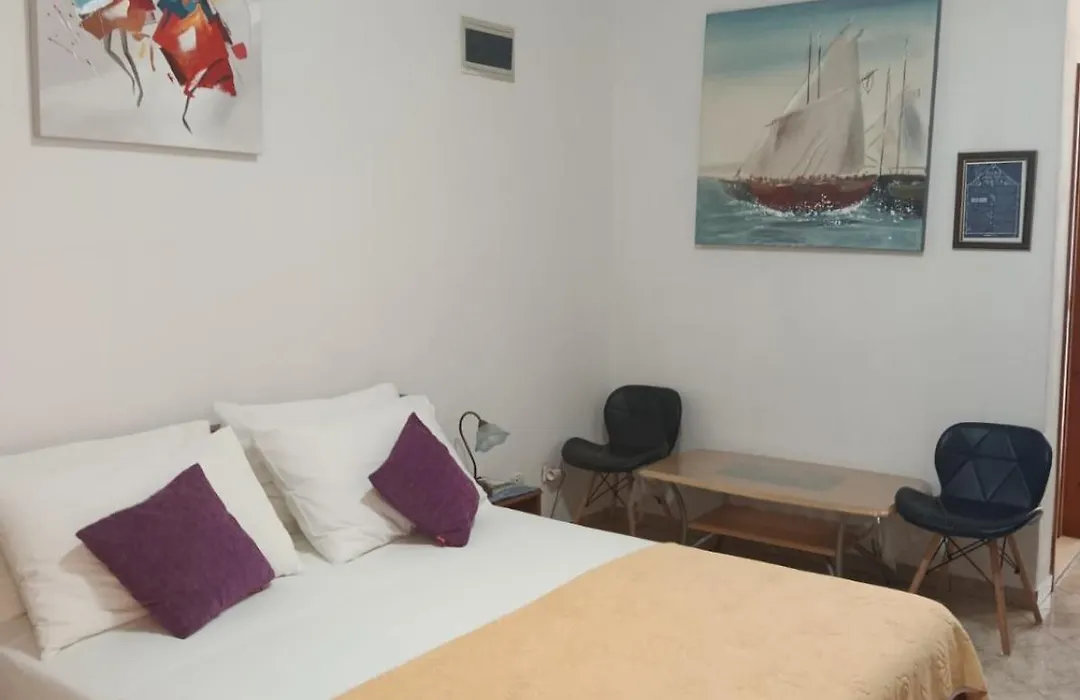 Ava Studio Apartment And Room-1