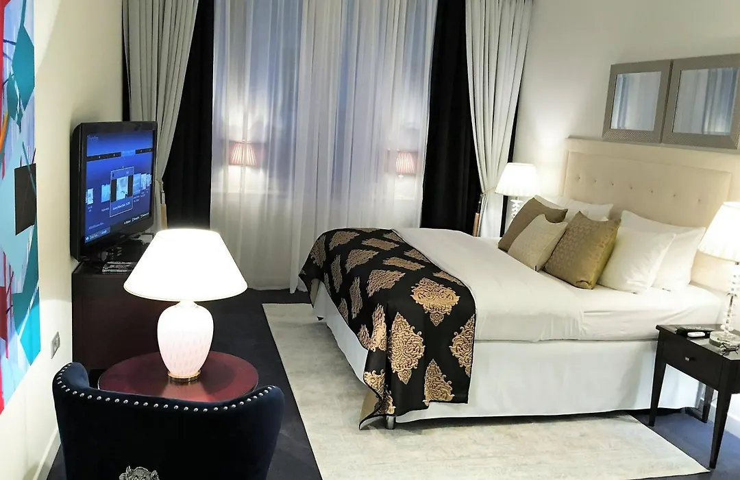 Mondrian Luxury Suites & Apartments Market Square IV-1