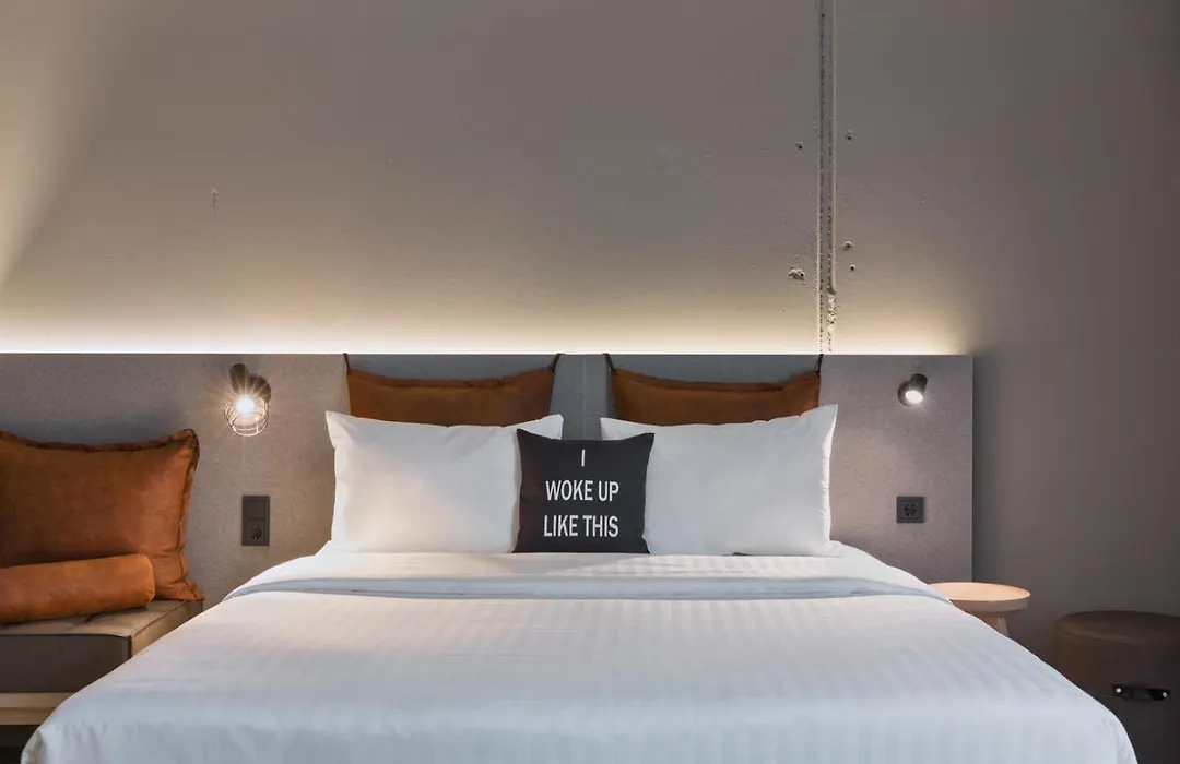 Moxy Frankfurt City Center-1