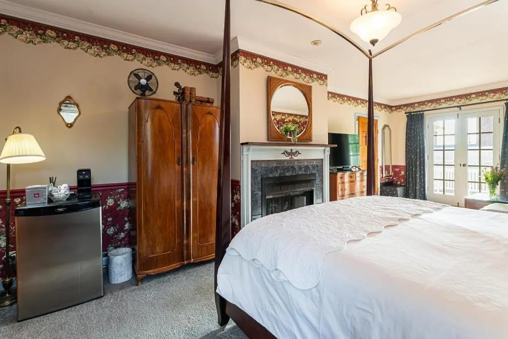 The Reynolds Mansion-1