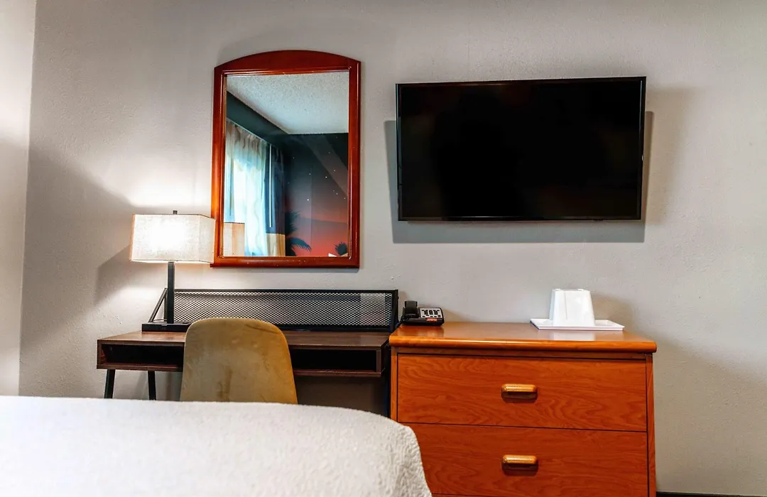 La Mirage Inn - Hollywood-1