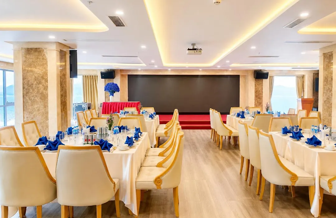 Canary Gold Hotel Quy Nhon - Beachfront - Iconic Location-1