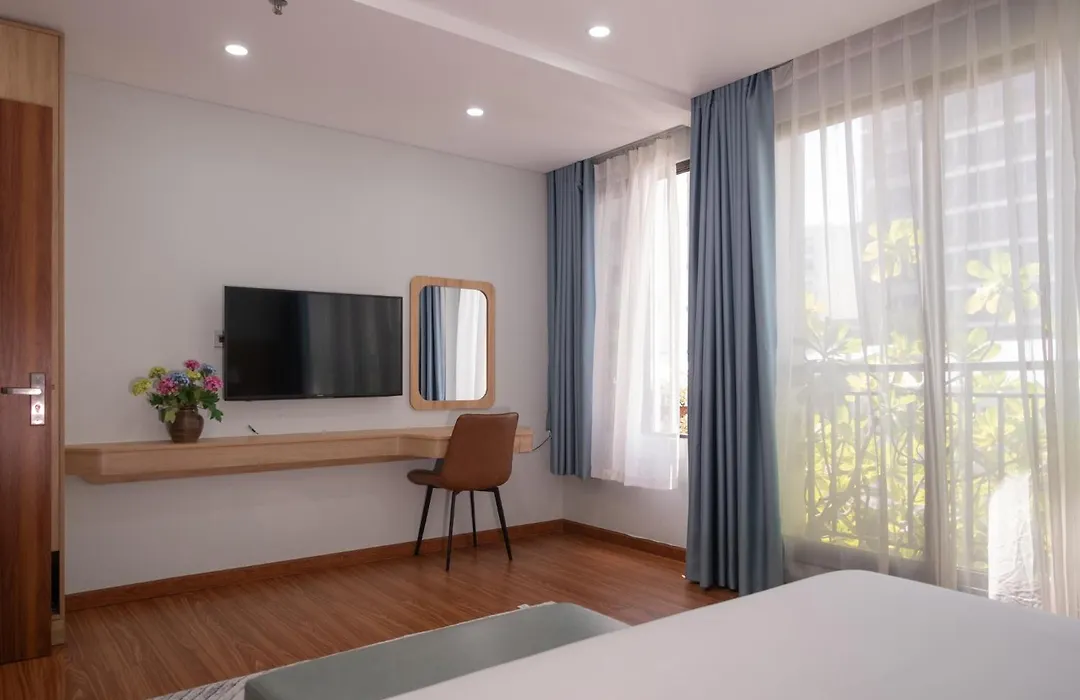 Hummer Hotel & Apartment Da Nang Beach-1