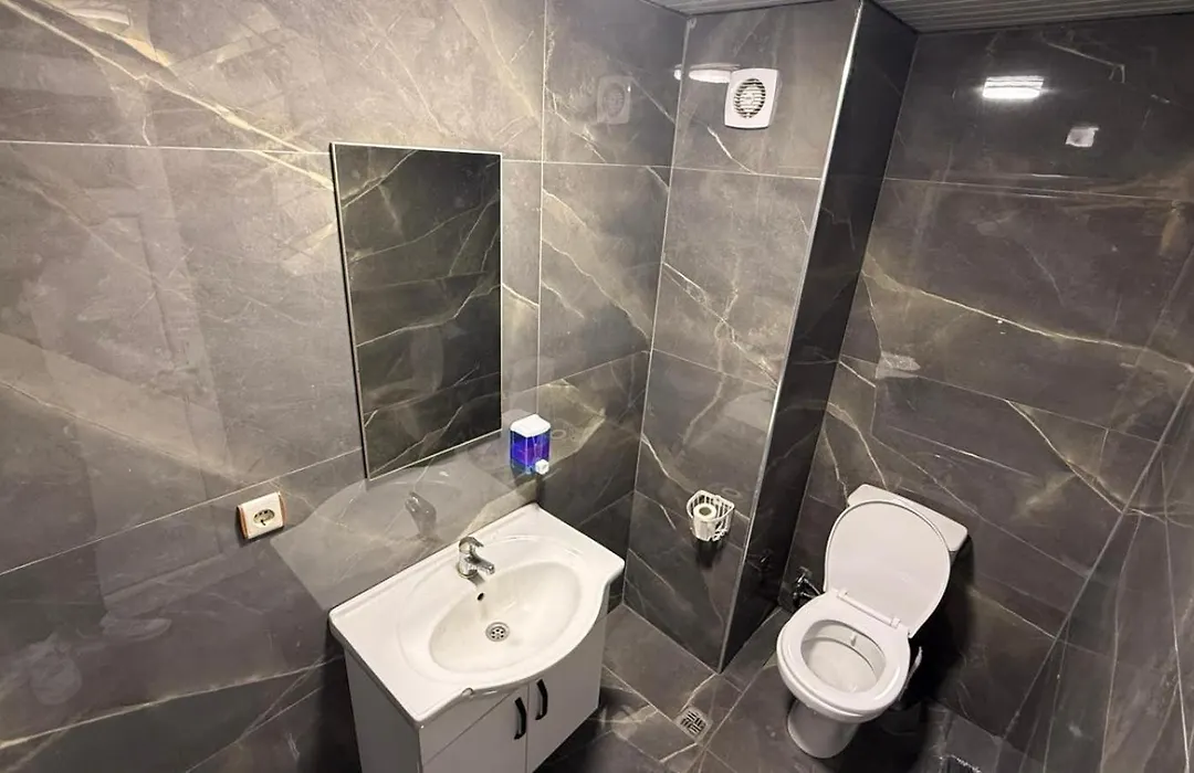 Grand Black Hotel-1