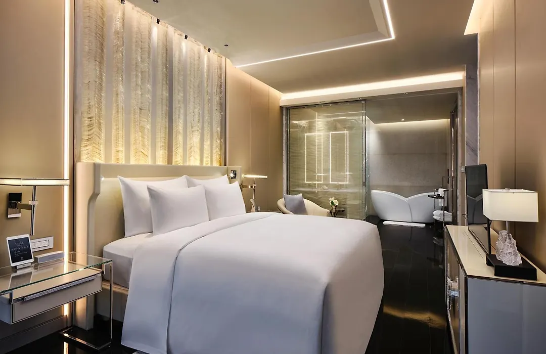 J Hotel, Shanghai Tower-1