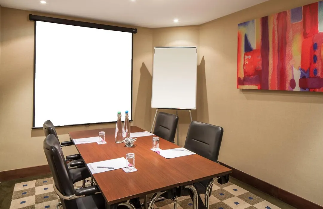 Crowne Plaza London - Gatwick Airport By Ihg-1