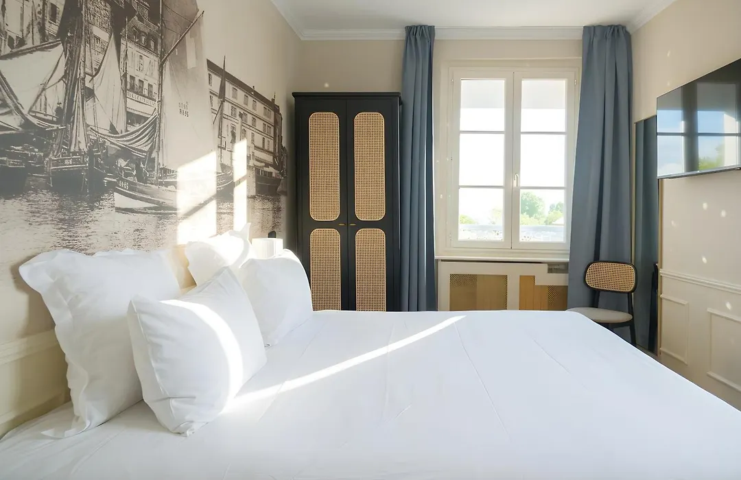 Best Western Le Cheval Blanc -Vue Sur Le Port-Plein Centre Ville-1