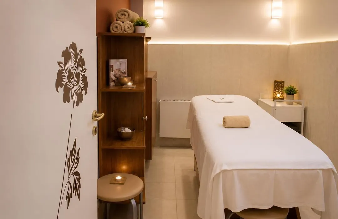 Crystal Palace Boutique Hotel-1