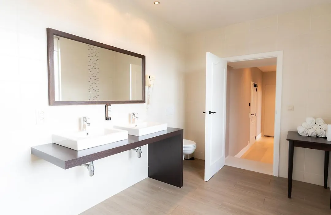 Hotel Lodewijk Van Male-1