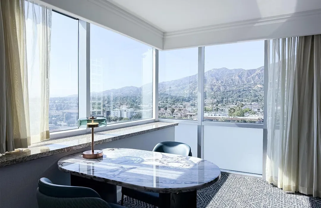 Embassy Suites Los Angeles Glendale-1