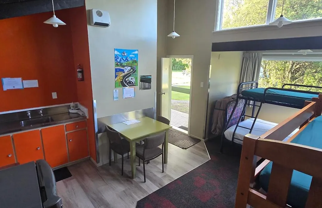 Alpine Holiday Apartments & Campground-1