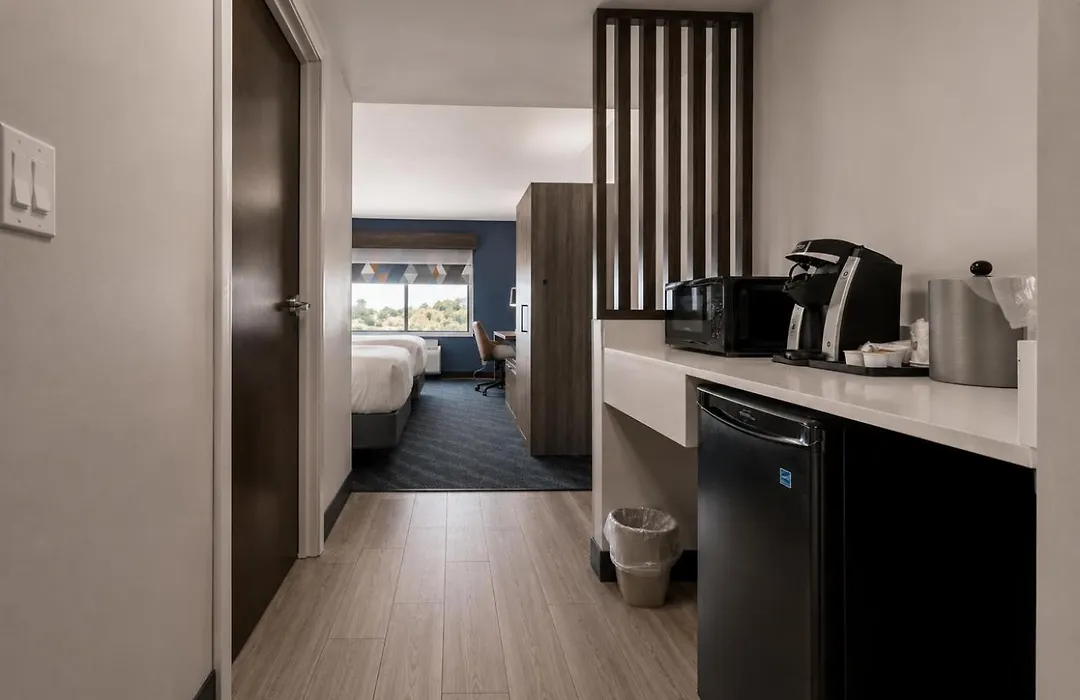 Holiday Inn Express & Suites Niagara Falls By Ihg-1