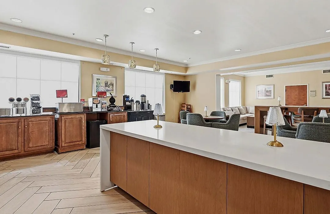 Best Western Plus Hannaford Inn & Suites-1
