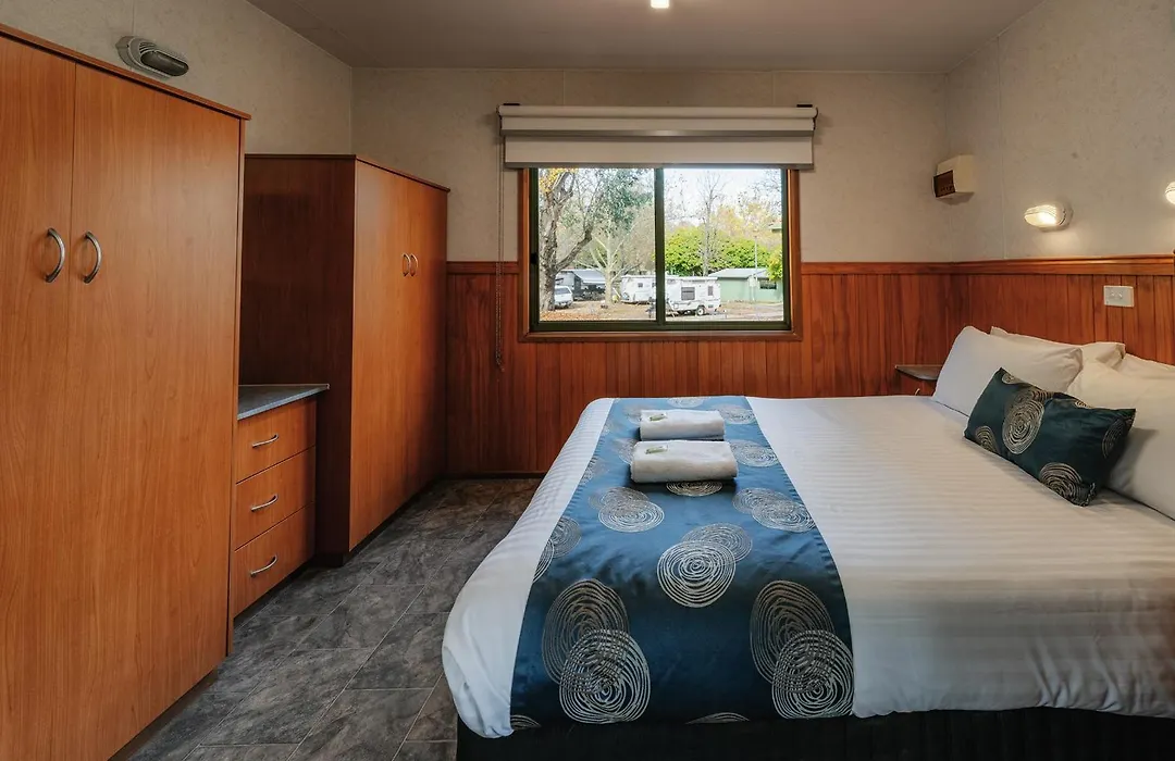 Beechworth Lake Sambell Caravan Park-1