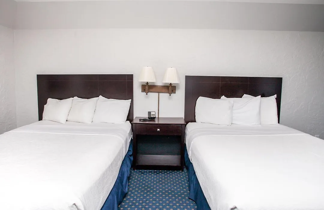 Chateau Hotel And Conference Center-1