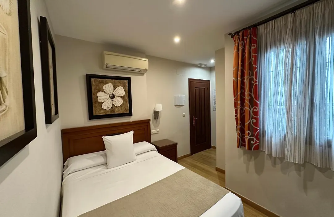 Hostal Rodri (Adults Only)-1
