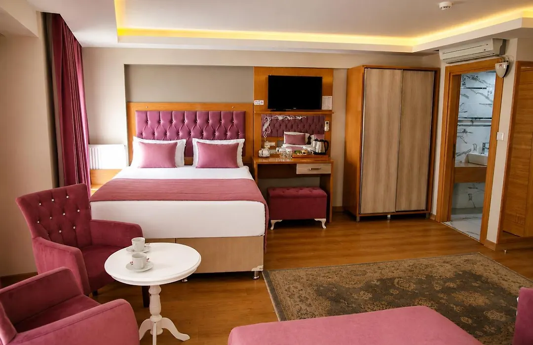 Weingart Black Pearl Hotel-1