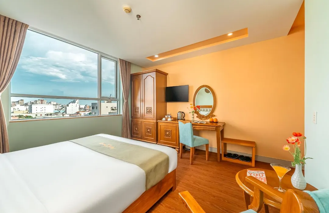 Royal Family Hotel-1
