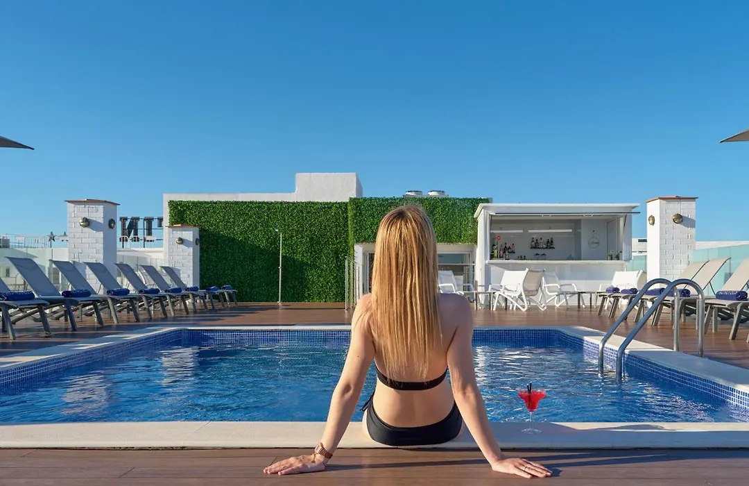 H10 Delfin - Adults Only-1