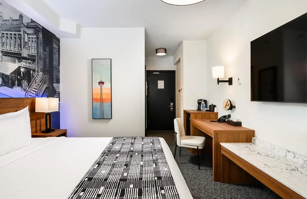 Acclaim Hotel By Clique-1