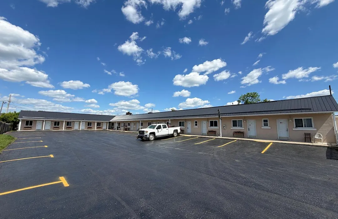 Perth Plaza Inn & Suites-1