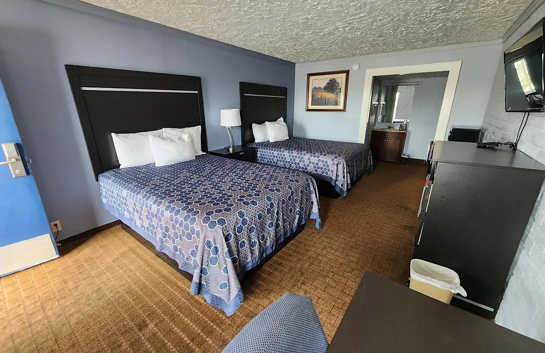 Rodeway Inn-1