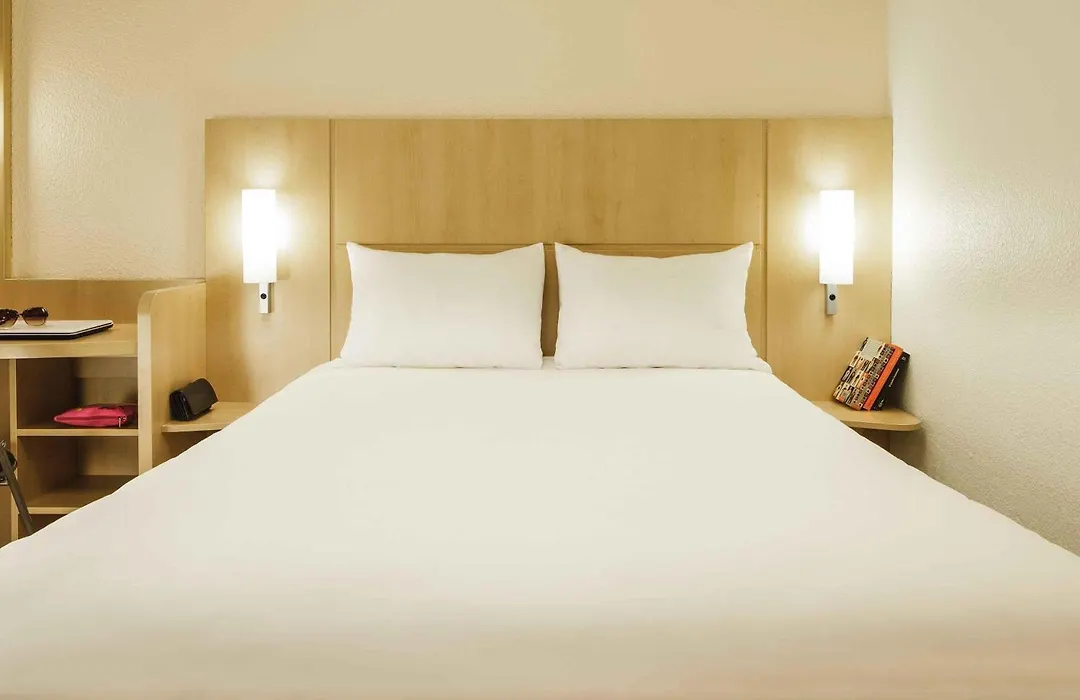 Ibis Versailles Chateau-1
