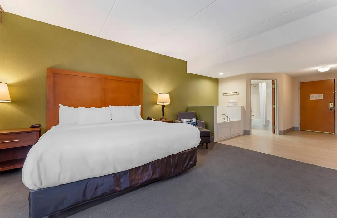 Comfort Inn & Suites Lavale - Cumberland-1