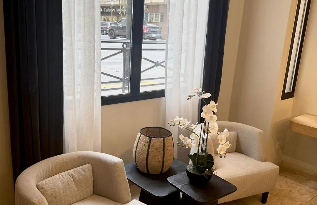 Carles Hotel-1