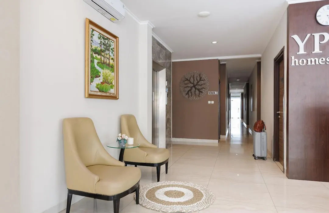 RedDoorz Plus near Lippo Mall Kemang 2-1