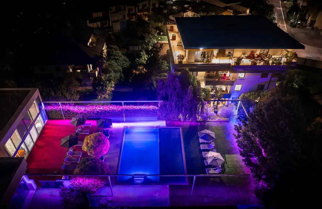 Goldfinger + Suites-1