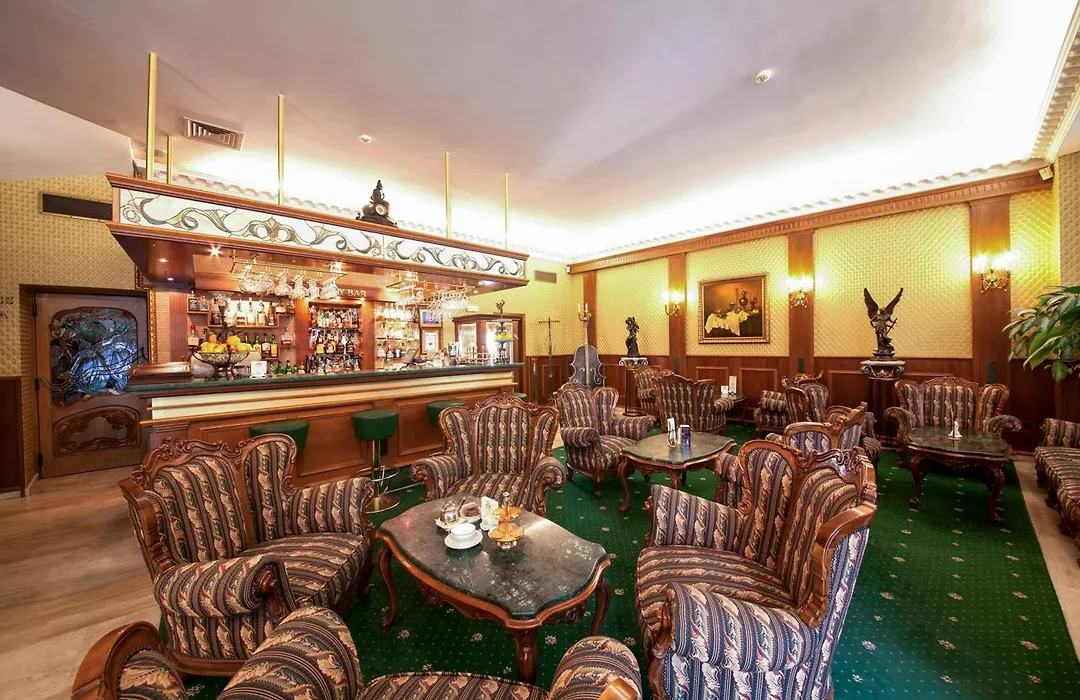 Grand Hotel London-1