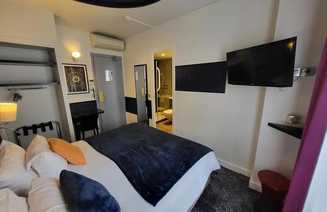 Accueil Hotel Paris Pigalle Montmartre - Hotel Renove-1
