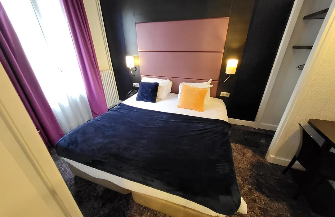 Accueil Hotel Paris Pigalle Montmartre - Hotel Renove-1