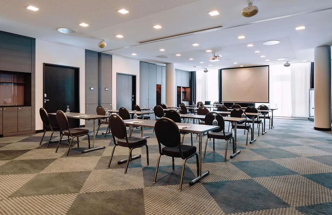 MÖVENPICK Hotel Stuttgart Airport-1
